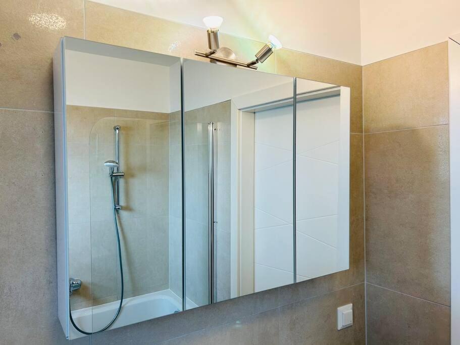 Sunny Modern Apartment With Balcony - Free Parking Vienna Esterno foto